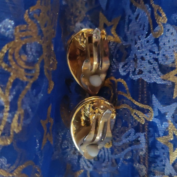 18K Gold Plating Tear Drop Pearl Earrings. - Picture 4 of 6